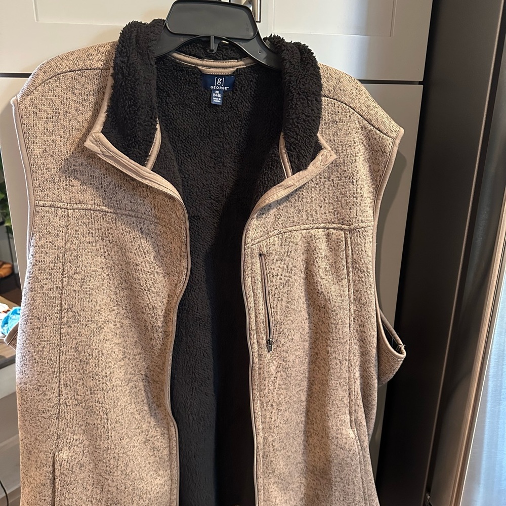 George Tan and Black Fleece Vest 3X very comfortable